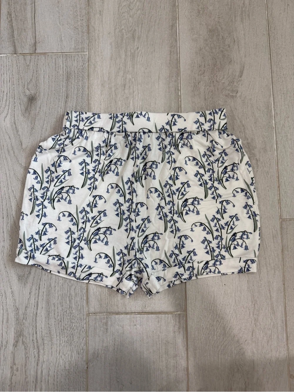 KATE QUINN Short Sleeve Topstitch Tee + Retro Shortie Short Set (Blue bells)